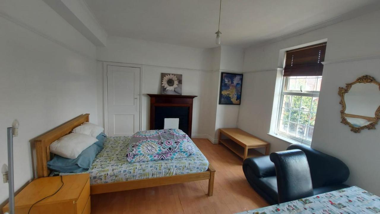 London Edgware Station Apartment Eksteriør billede