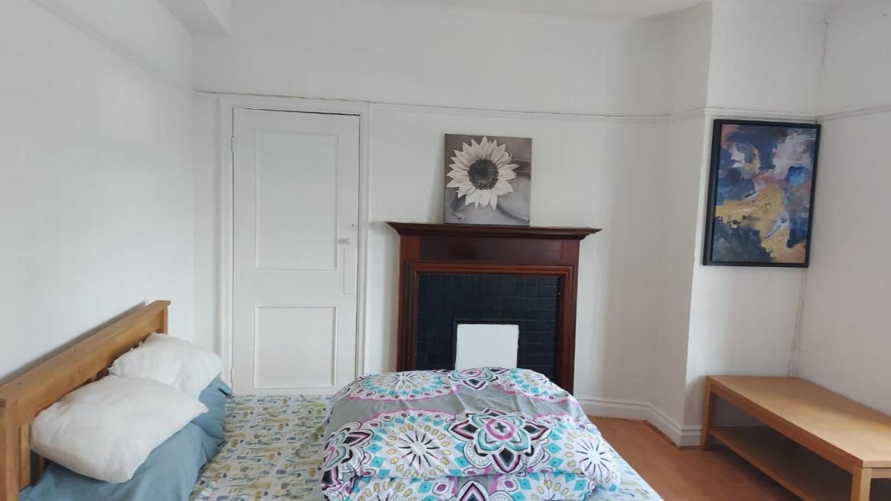 London Edgware Station Apartment Eksteriør billede