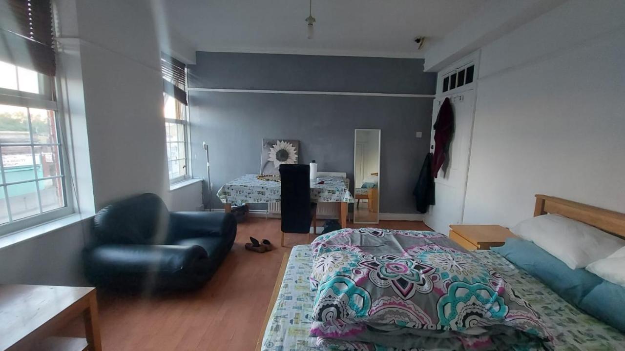 London Edgware Station Apartment Eksteriør billede